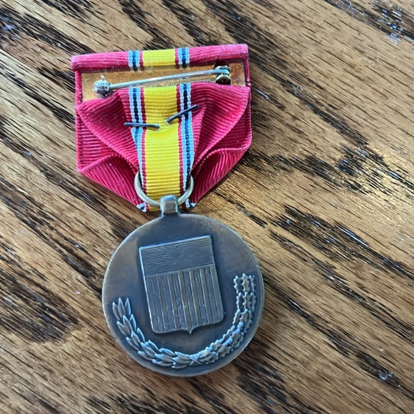 Marine Corps National Defense Eagle Medallion Red Gold Blue and White Ribbon - Picture 3 of 8